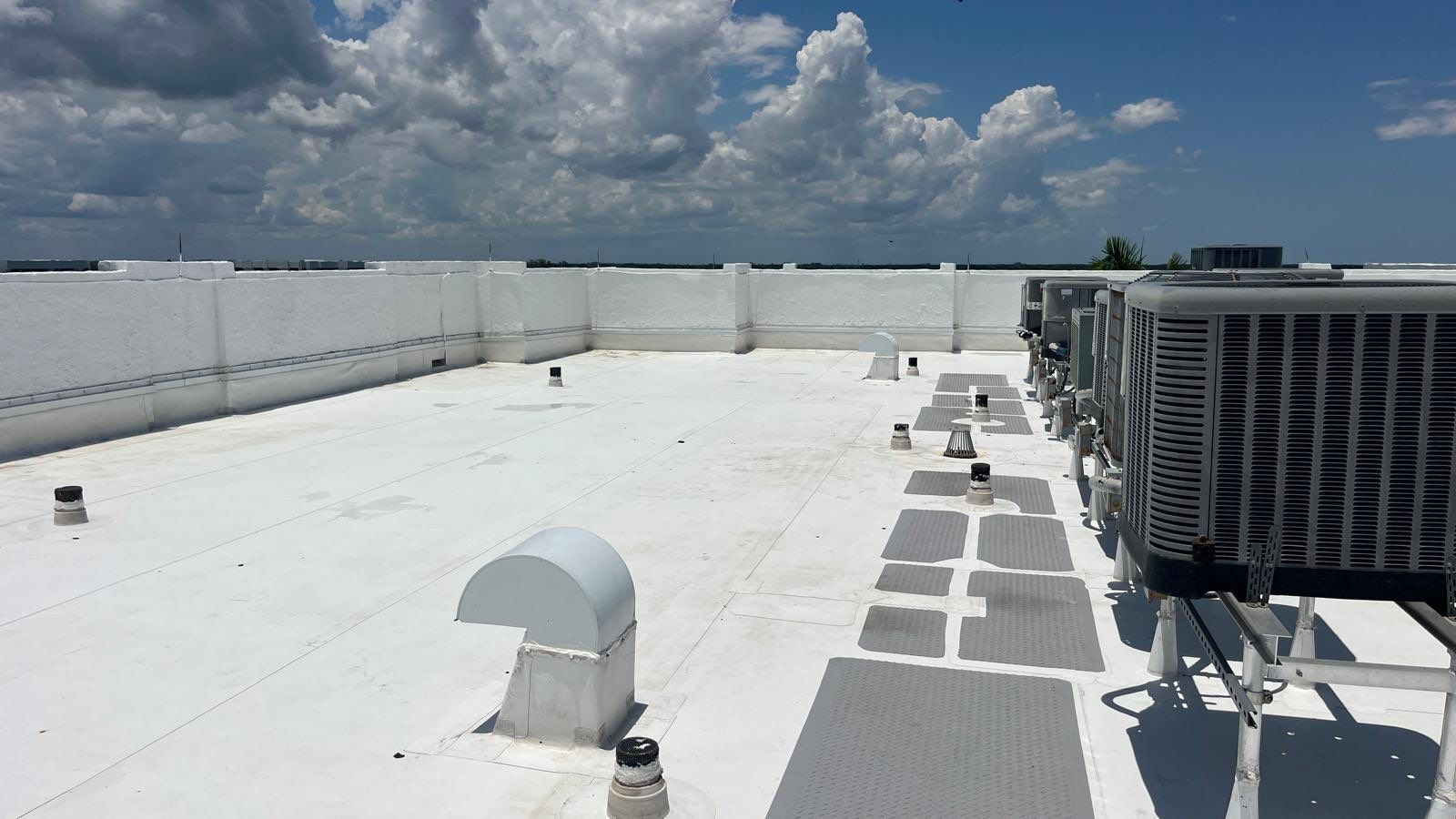 Commercial Roofing for Large Buildings in Boca Raton: What Property Owners Need to Know 1 Commercial roofing on a large building in Boca Raton